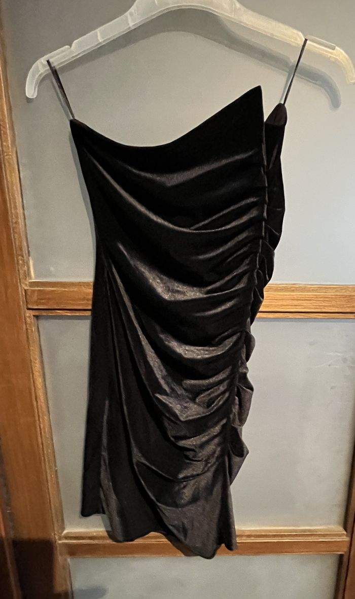 Robe noire soirée (XS - 34) Bershka