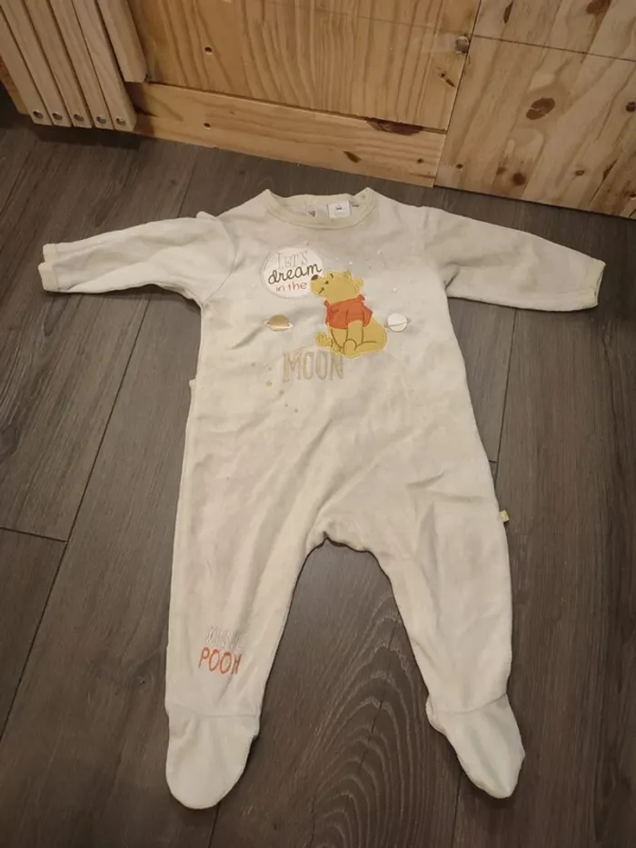 Pyjama Winnie l'ourson 9 mois bon etat - photo numéro 3