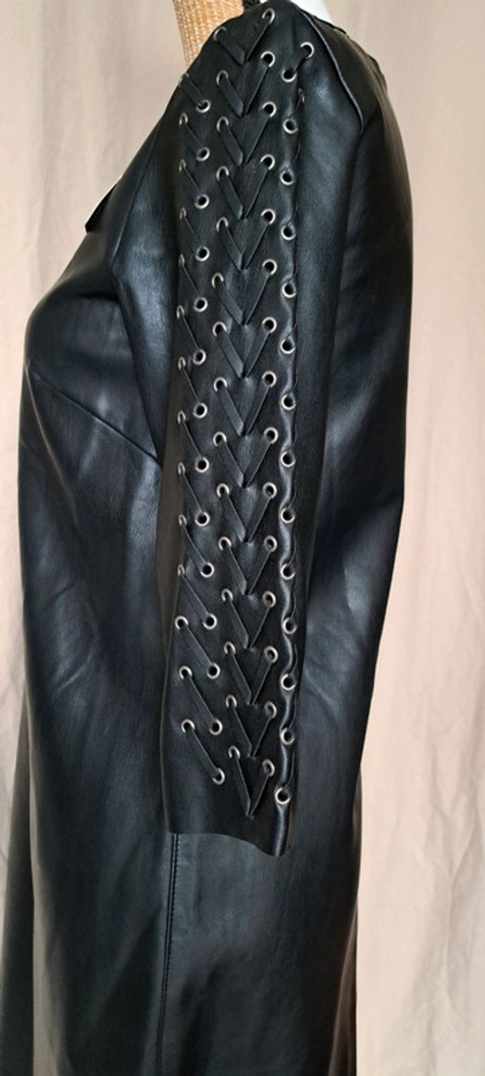 Robe en simili cuir Zara - photo numéro 15