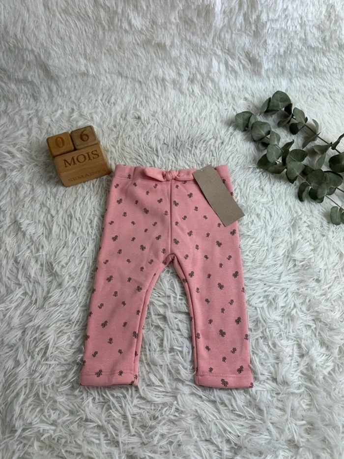 Pantalon molleton rose Kiabi taille 6 mois