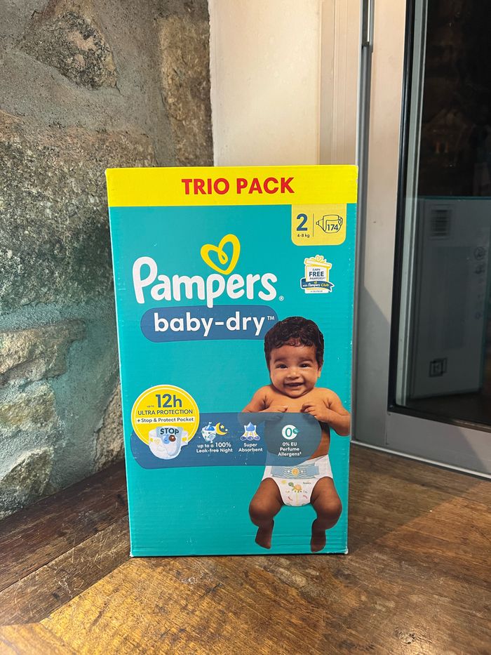 Couches taille 2 Pampers Baby Dry : 174 Couches