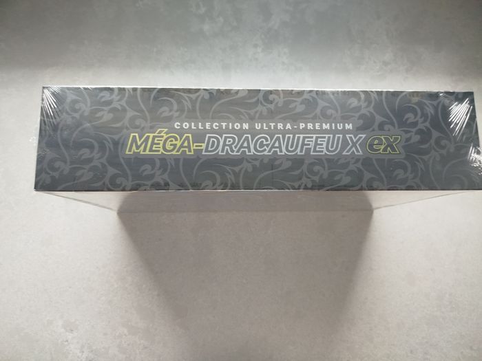 Pokémon - Coffret UPC Ultra Premium Dracaufeu - photo numéro 5