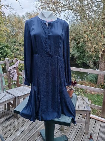 Robe très féminine et originale