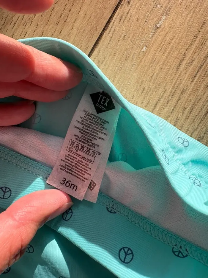 Maillot de bain crocodile 36 mois - photo numéro 3