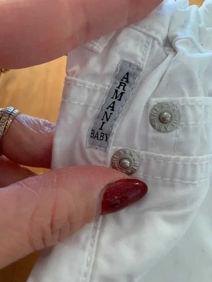 Pantalon blanc Armani Baby taille 9 mois - photo numéro 2