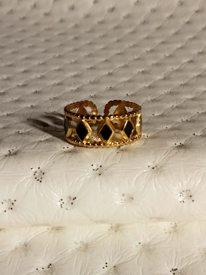 Tres belle bague, pour femme - photo numéro 2