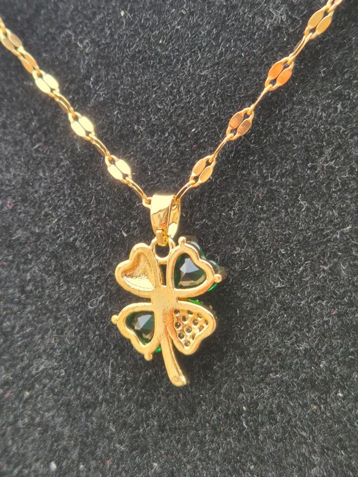 Jolie collier femme avec trèfle - photo numéro 4