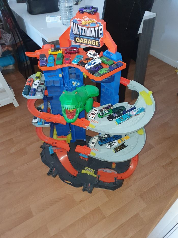 Garage hotwheels