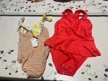 2 maillots de bains bébé fille 