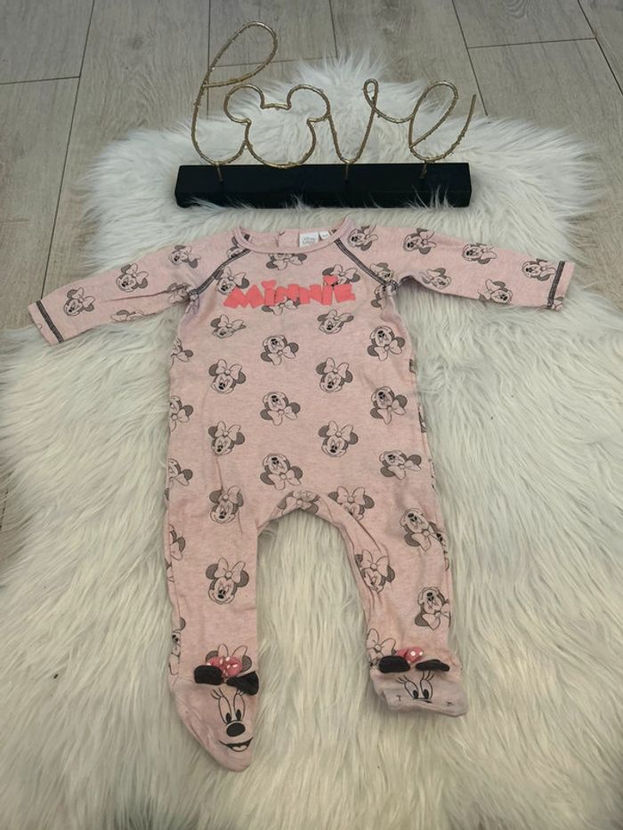 Très beau pyjama minnie Disney 🥰 taille 9 mois