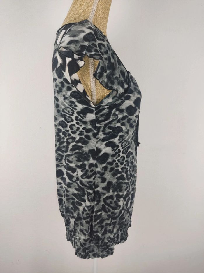 Blouse manches courtes motif léopard noir gris blanc taille 40 Patrice Breal - photo numéro 3