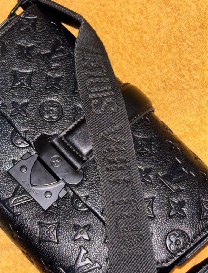 Sac à bandoulière en cuir de vachette - photo numéro 9