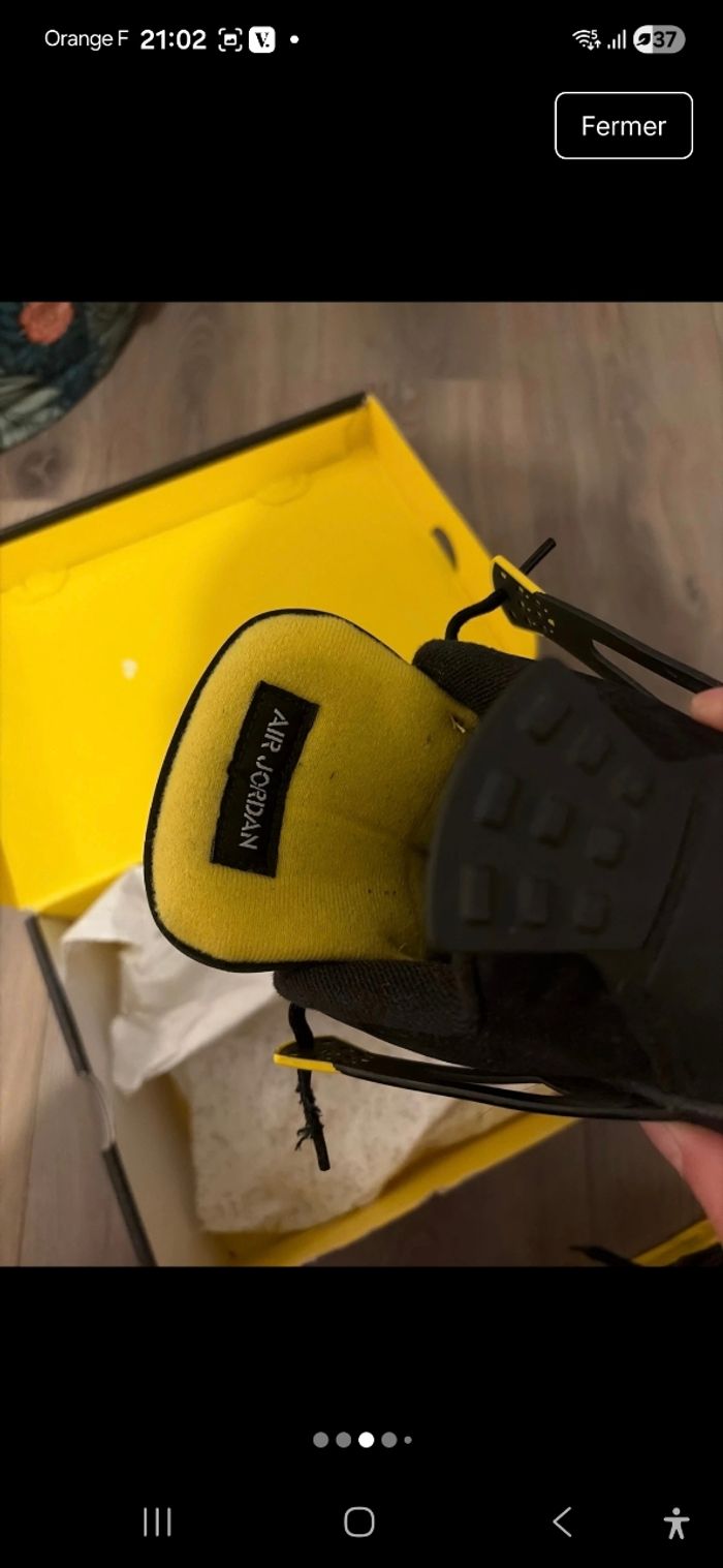 Jordan 4 jaune et noir 42.5 - photo numéro 9
