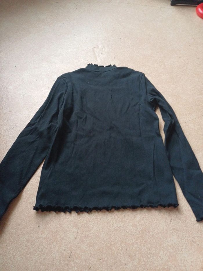 Pull noir avec petit col - photo numéro 3