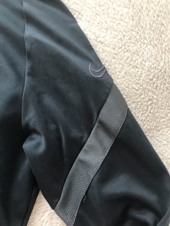 Pull a zip Nike - photo numéro 2