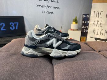 New Balance 9060 (Noir/Gris) - Photo réelle    40