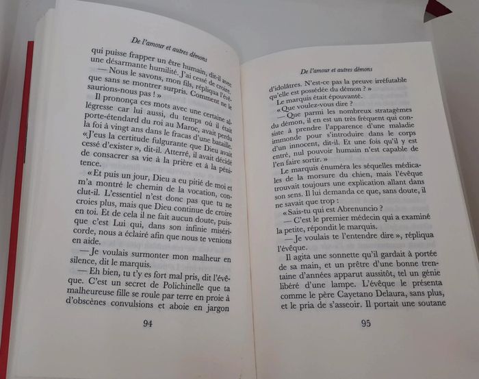 "De l'amour et autres démons", de Gabriel García Márquez.
Grasset.
252 pages.
ISBN : 2.246.49871.6 - photo numéro 3