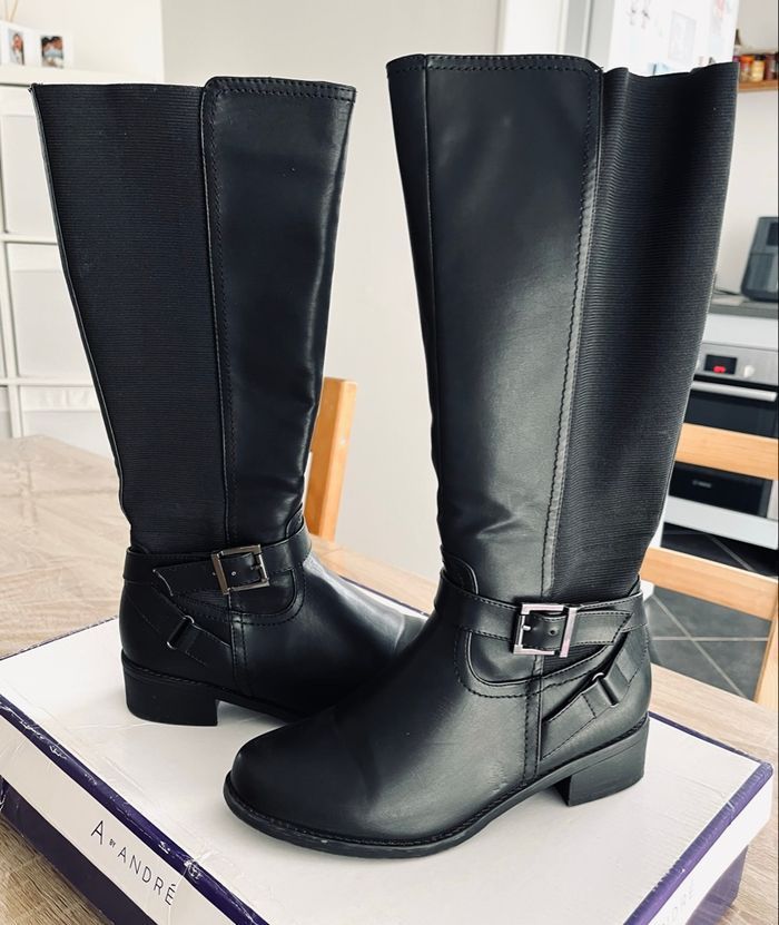 Bottes en cuir noires « André » pointure 37