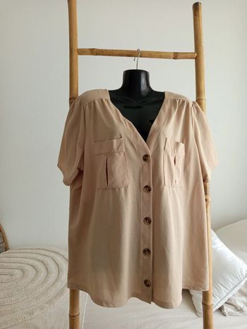 Blouse beige gros boutons taille XL