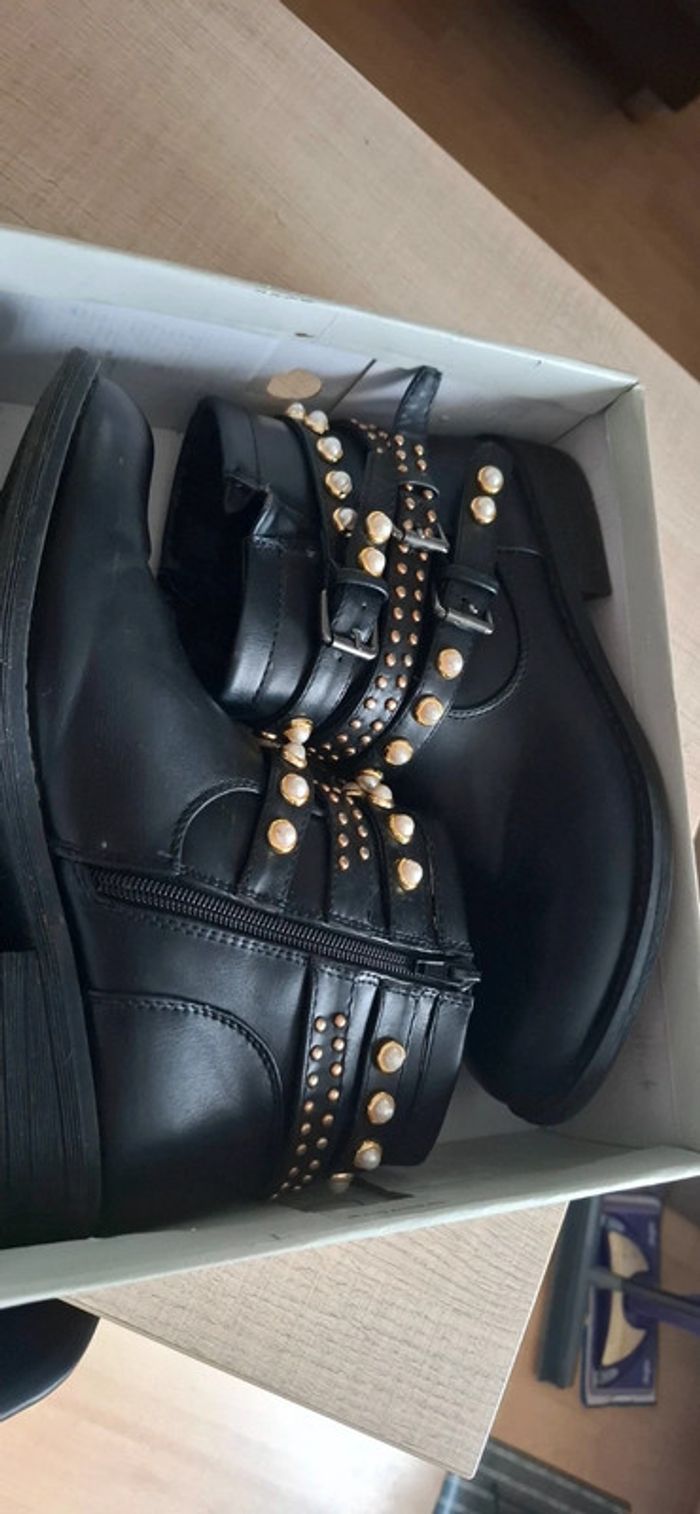 Bottines noires cuir clous dorés strass "Miss Liberto" - photo numéro 9