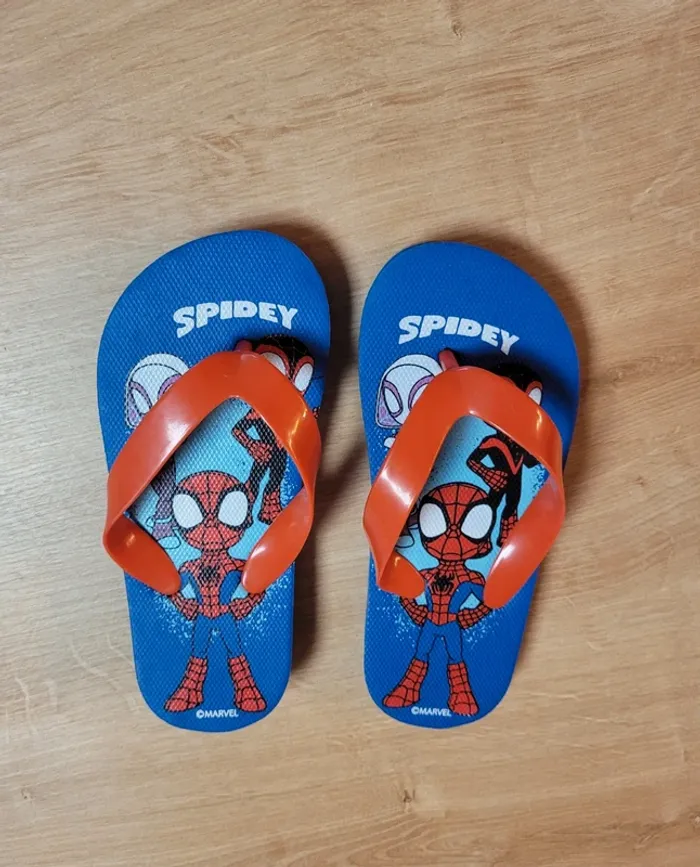 Tongs Spidey taille 26-27 - photo numéro 2