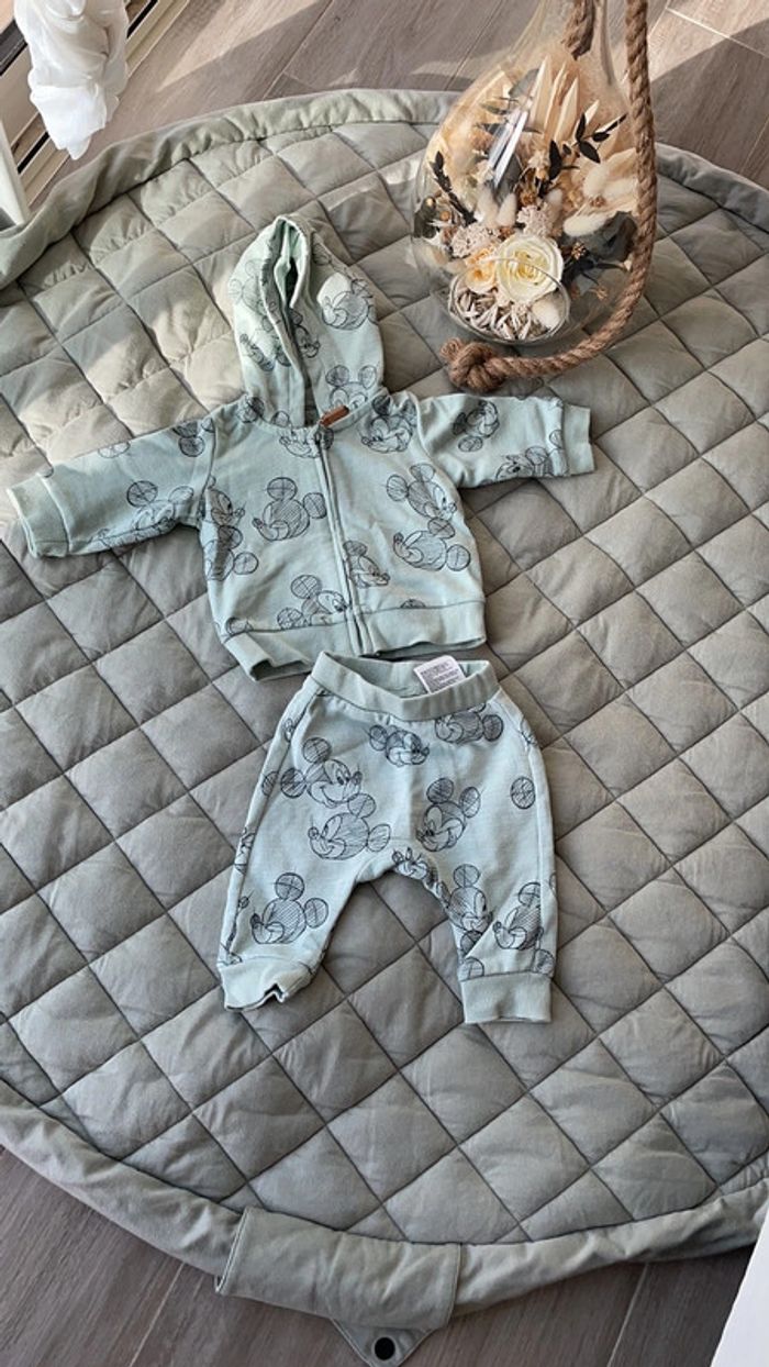 Ensemble H&M Disney 2 mois vert pâle