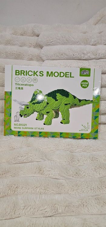Jeu de construction dinosaure Triceratops Neuf