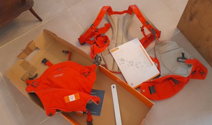 PORTE BÉBÉ STOKKE  ROUGE évolutif - photo numéro 3