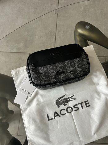 Sacoche Lacoste neuf avec étiquette
