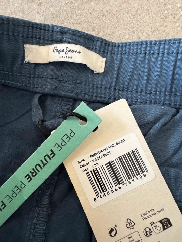Short bleu Pepe Jeans, neuf avec étiquette, 42x45cm - photo numéro 2