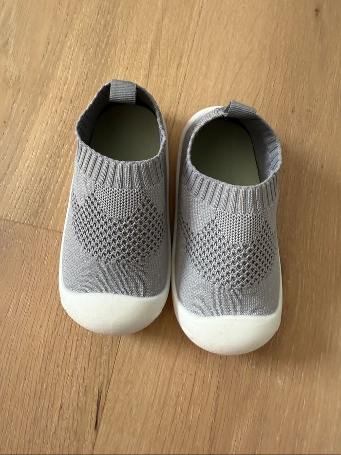 Chaussures neuve taille 25