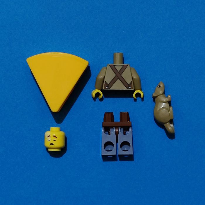 Figurine en costume de gruyère LEGO 🧀 - Excellent état 🌟 - Envoi rapide🚚💨 - photo numéro 4
