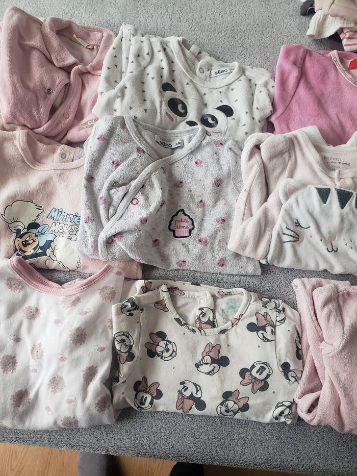 Lot de pyjama 6 mois - photo numéro 2