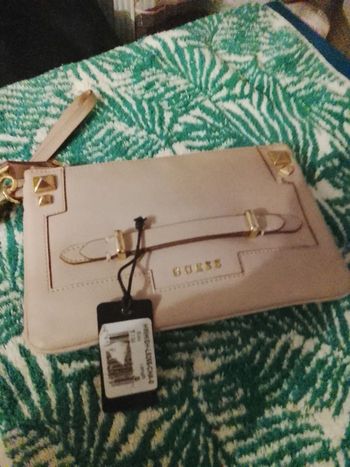 Pochette guess 