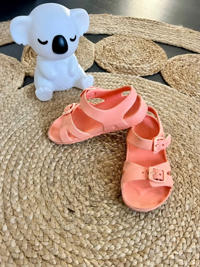 Sandales rose corail souple pointure 27/28 - photo numéro 4