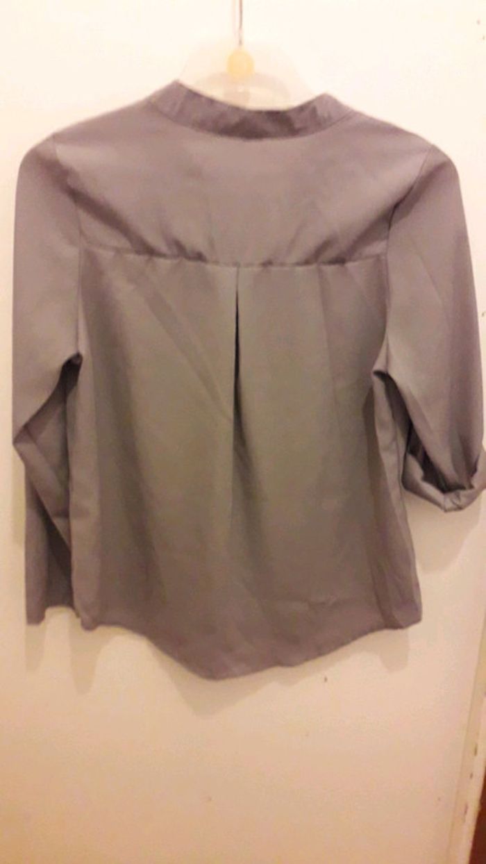 Blouse col V - photo numéro 4