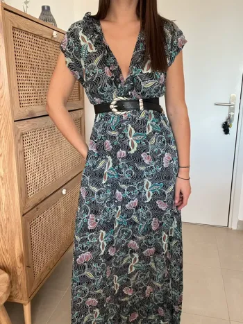 Robe longue noire et fleurie Holly & Joey