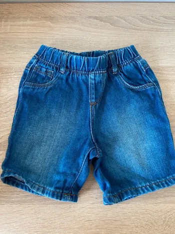 Short tape à l’œil