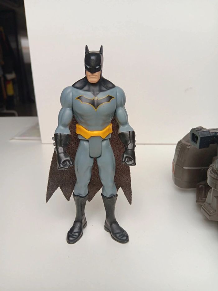 Figurine et véhicule mattel batman et sa voiture taille de la batmobile 35cm batman 15cm - photo numéro 9