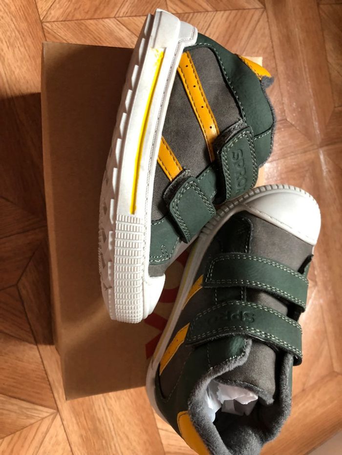 Chaussures montantes garçon neuves - pointure 25 - photo numéro 2