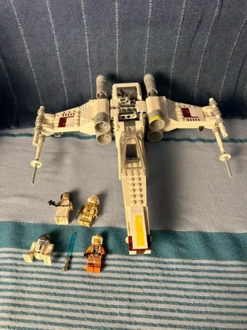 Lego Star wars X-Wing 75301 Incomplet