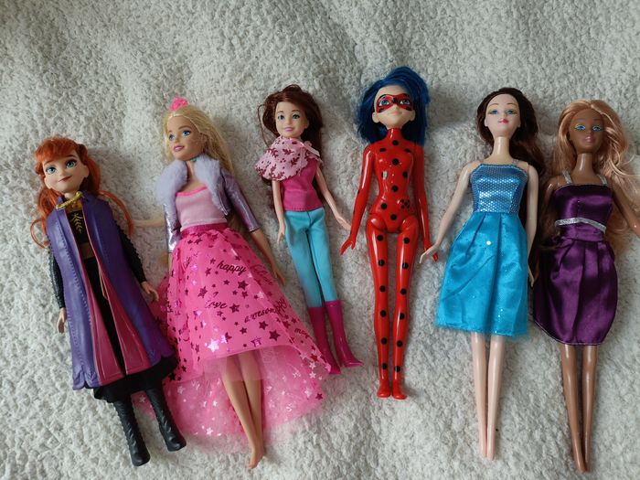 Lot barbies