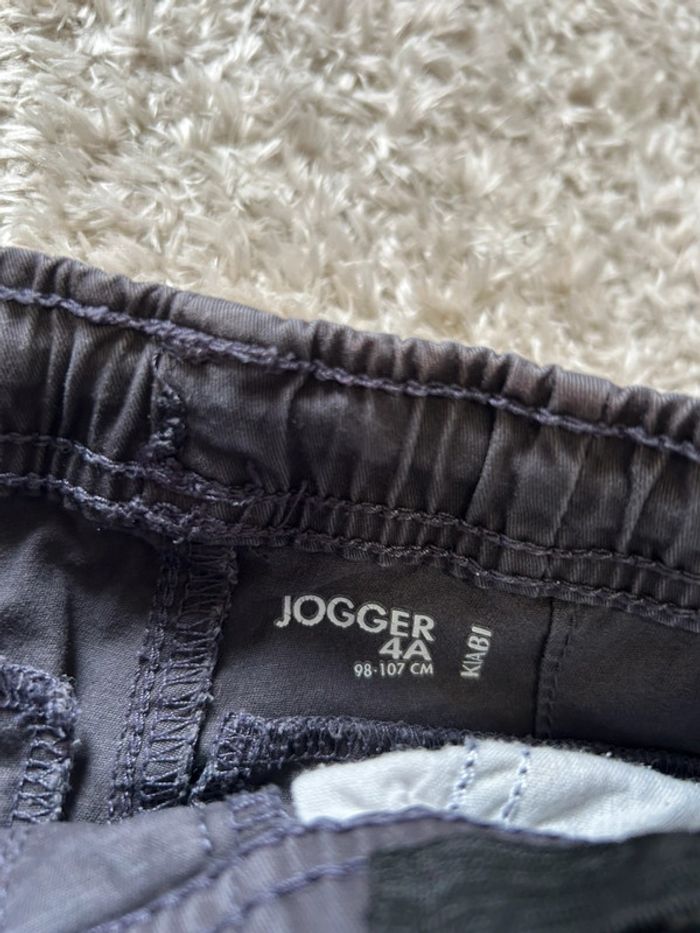 Jogger gris • Kiabi • 4 ans - photo numéro 3