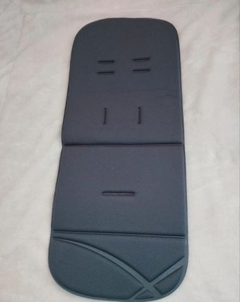 Assise matelassé poussette Neuf