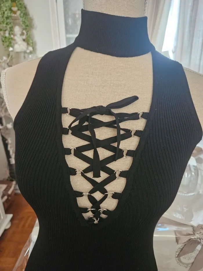 Robe pull sans manches laçage noire Belcci Taille 36/38 Neuve
