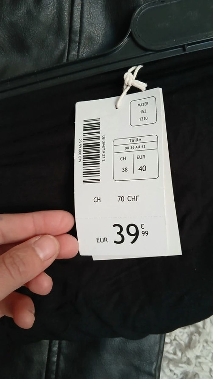 Pantalon cuir neuf grossesse - photo numéro 4