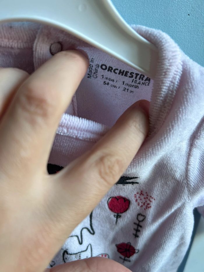 Pyjama rose , 1 mois orchestra - photo numéro 2