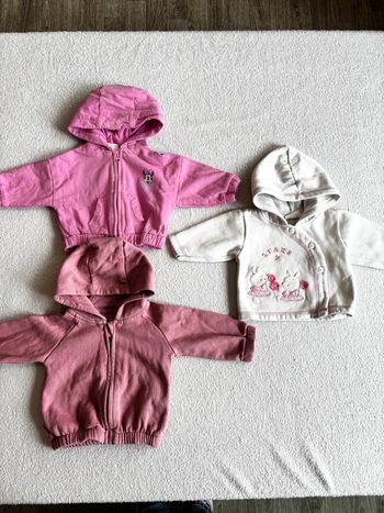 Lot 3 gilets bébé fille – Minnie + lapins – très bon état 🎀