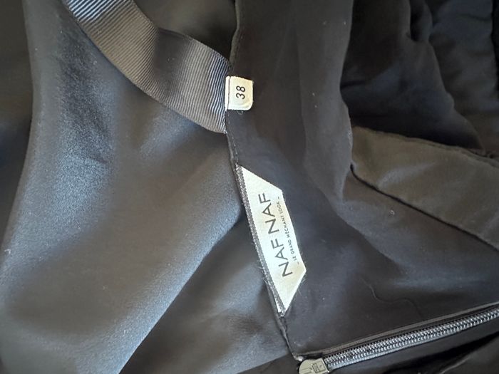 Robe Noire Naf Naf 38 en tres bon etat - photo numéro 2
