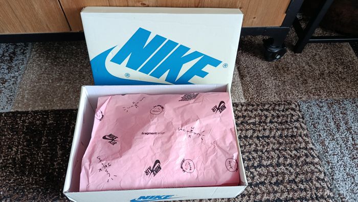 Nike Jordan 1 Low X Travis Scott bleu/noir/blanc - photo numéro 2